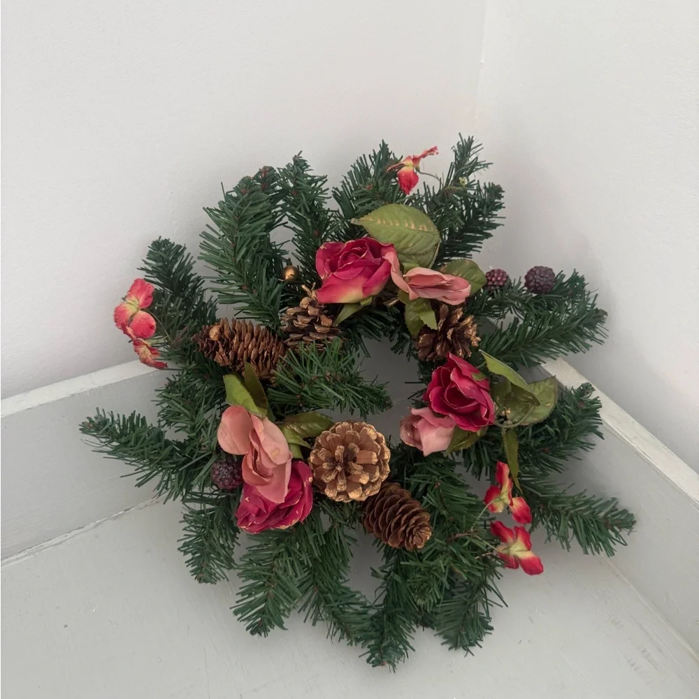 Home Interiors Holiday Garland with Red and Green Accents